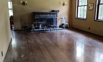 Imagem 7: Sítio com área de 12.000m2, casa sede com 300m2, 5 quartos, estilo colonial