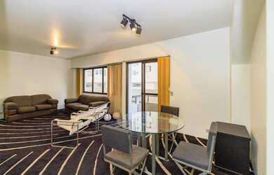 Imagem 3: 4 dormitórios, 2 suíte, 5 banheiro, 3 vagas na garagem, 140M² de Área Construída