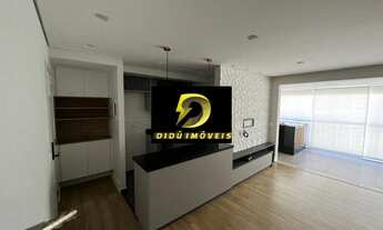 Imagem 7: 2 dormitórios, sendo 1 suíte e 2 vagas de garagem. Sacada com churrasqueira. Biografia Vil