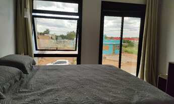 Imagem 3: Lindo sobrado com 2 suítes e hidromassagem em bairro tranquilo