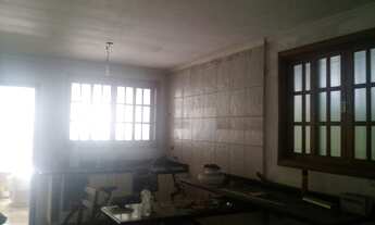 Imagem 4: 4 dormitórios, 2 suíte, 2 banheiro, 2 vagas na garagem, 420M² de Área Construída