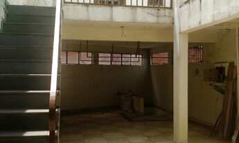 Imagem 6: 4 dormitórios, 2 suíte, 2 banheiro, 2 vagas na garagem, 420M² de Área Construída