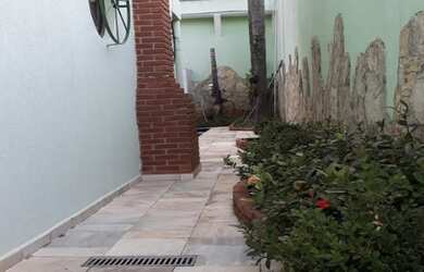 Imagem 2: 3 dormitórios, 2 suíte, 2 banheiro, 5 vagas na garagem, 276M² de Área Construída