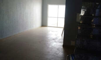 Imagem 3: ÓTIMO Sobrado na Rua Mão Apolinaria bem localizado, fachada em vidro, com 3 dormitórios s