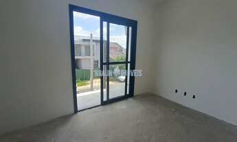 Imagem 6: Sobrado 02 dormitórios no Bairro Vale Do Sol em Cachoeirinha com pátio nos fundos, sala e