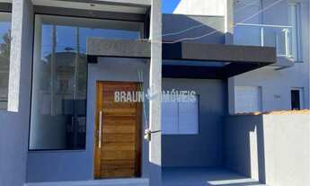 Imagem 2: Casa à venda no Parque Ipiranga em Gravataí, conta com 2 dormitórios, com um design modern