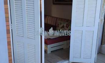 Imagem 6: Vendo casa mobiliada com 5 quartos no centrinho do Nova Tramandaí.. Casa com amplo patio e