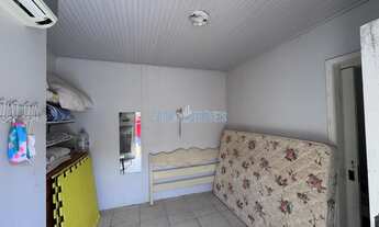 Imagem 4: Vendo casa mobiliada com 5 quartos no centrinho do Nova Tramandaí.. Casa com amplo patio e