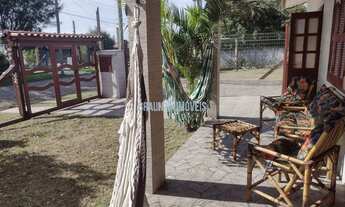 Imagem 3: Casa na Praia de Magistério, Balneário Pinhal/RS com 4 dormitórios, sendo 1 suíte, semi-mo