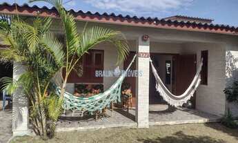 Imagem 2: Casa na Praia de Magistério, Balneário Pinhal/RS com 4 dormitórios, sendo 1 suíte, semi-mo