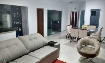 Imagem: 3 dormitórios, 1 suítes, 2 vagas na garagem