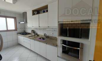 Imagem: Casa de alto padrão em condomínio no Parque