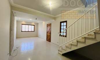 Imagem 4: Casa em Condomínio de Luxo em Taboão da Serra-SP, com 3 Quartos, 2 Suítes e 3 Vagas de Gar