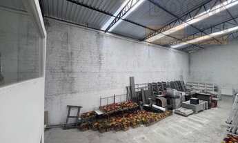 Imagem 2: Aluguel de Galpão Comercial em Taboão da Serra-SP, Bairro Cidade Intercap, 2 Banheiros, 35