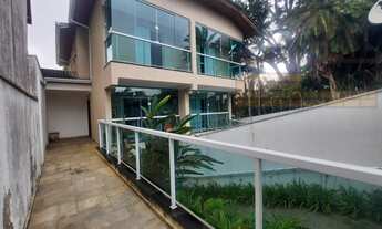 Imagem 2: Luxuosa Casa de 3 Quartos e 3 Suítes à Venda no Parque Monte Alegre em Taboão da Serra-SP