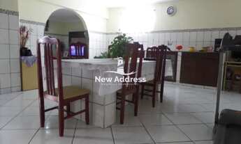 Imagem 2: Casa com 5 quartos, 3 banheiros, 180 m², 1 suíte com closet e 2 vagas. Agende sua visita!