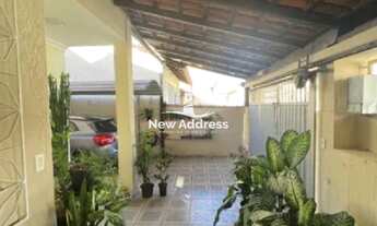 Imagem 7: Casa com 5 quartos, 3 banheiros, 180 m², 1 suíte com closet e 2 vagas. Agende sua visita!