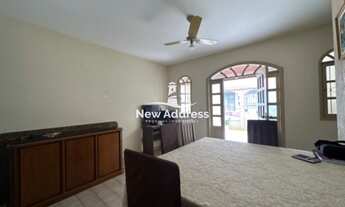 Imagem 3: Casa espaçosa: 6 quartos, 3 salas, 4 banheiros, 313 m². Conforto e oportunidade!