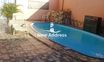 Imagem: Casa com 4 quartos e piscina à venda em