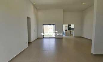 Imagem 4: Casa linear de 210m², com 3 suítes e piscina, no Yahoo Residence - Serra