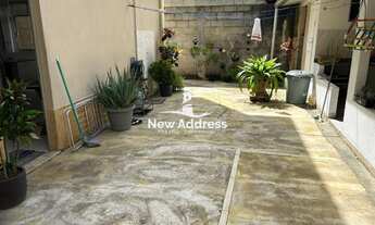 Imagem: Casa de dois andares com área total de