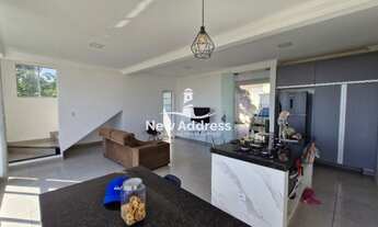 Imagem 3: Casa triplex com vista privilegiada de Vila Velha, sala ampla, suíte com closet e garagem