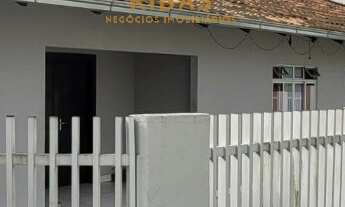 Imagem: Casa à venda na Barra do Rio Cerro, Jaraguá