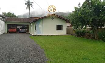 Imagem: 4 dormitórios, 2 banheiro, 2 vagas na garagem