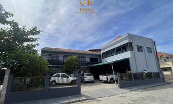 Imagem: Sobrado no Centro Balneário Barra do Sul