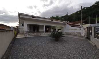 Imagem: 3 dormitórios, 2 banheiro, 3 vagas na garagem