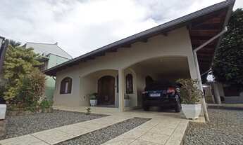 Imagem: 3 dormitórios, 1 banheiros, 2 vagas na