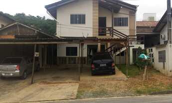 Imagem: 9 dormitórios, 5 banheiro, 4 vagas na garagem