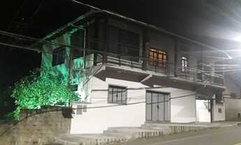 Imagem 2: 3 dormitórios, 1 suítes, 2 banheiro, 2 vagas na garagem