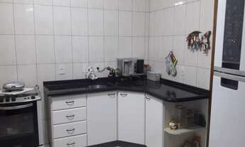 Imagem 6: 3 dormitórios, 1 suítes, 2 banheiro, 2 vagas na garagem