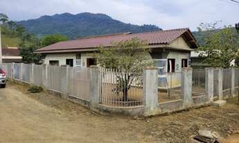 Imagem: 3 dormitórios, 2 banheiro, 1 vaga na garagem