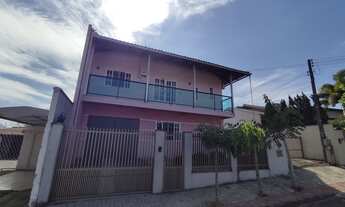 Imagem: 3 dormitórios, 2 banheiro, 1 vaga na garagem