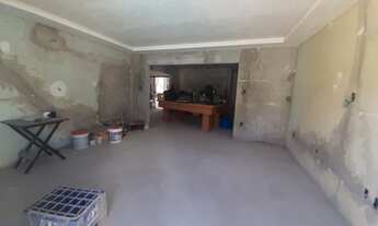 Imagem 4: 3 dormitórios, 1 suítes, 2 banheiro, 2 vagas na garagem