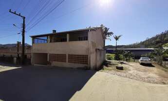 Imagem 2: 4 dormitórios, 2 vagas na garagem, 200M² de Área Construída