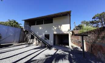 Imagem: 4 dormitórios, 2 vagas na garagem, 200M²