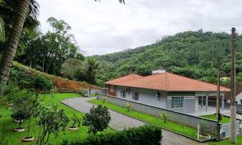 Imagem: 5 dormitórios, 1 suítes, 2 banheiro, 4