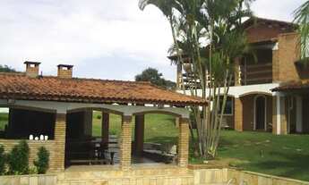 Imagem 3: Linda Chácara, está localizada próximo ao Frango Assado. Possui 2 entradas. Terreno de