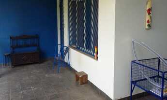 Imagem 1: Casa com; 3 dormitório(s), 2 banheiro(s), sendo 1 suíte(s), 4 vagas de garagem(ns), área d