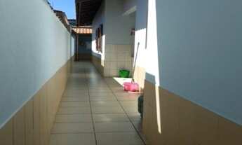 Imagem 2: Casa térrea com dois dormitórios sendo uma suíte, sala ampla, cozinha, área de serviço int