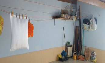 Imagem 3: Casa térrea com dois dormitórios sendo uma suíte, sala ampla, cozinha, área de serviço int