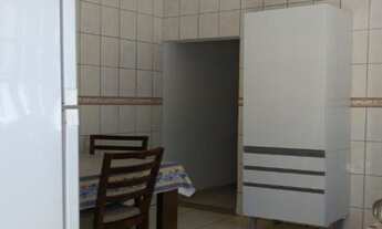 Imagem 7: Casa térrea com dois dormitórios sendo uma suíte, sala ampla, cozinha, área de serviço int