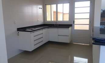 Imagem 7: Sobrado em Condomínio em bairro bem localizado, próximo ao Centro da cidade com: Três s