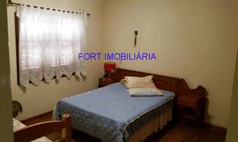 Imagem 3: Casa em bairro privilegiado, área nobre de Atibaia. Com Pomar, Edicula Um salão com cozin