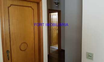 Imagem 4: Casa em bairro privilegiado, área nobre de Atibaia. Com Pomar, Edicula Um salão com cozin