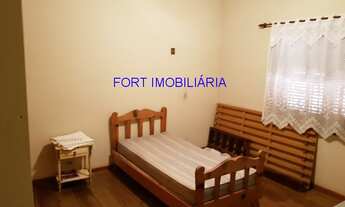 Imagem 6: Casa em bairro privilegiado, área nobre de Atibaia. Com Pomar, Edicula Um salão com cozin