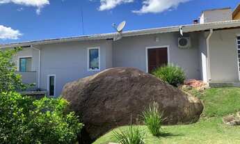 Imagem 7: Linda casa com 450m² de construção distribuídos em 900m² de terreno, projeto totalmente r